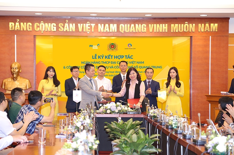 PVcomBank đi đầu trong ứng dụng cơ sở dữ liệu quốc gia về dân cư, hướng tới chuyển đổi số toàn diện