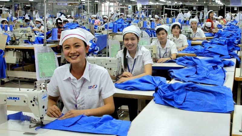 Doanh nghiệp dệt may nhọc nhằn “bơi” theo tăng trưởng xanh Doanh nghiệp dệt may nhọc nhằn “bơi” theo tăng trưởng xanh