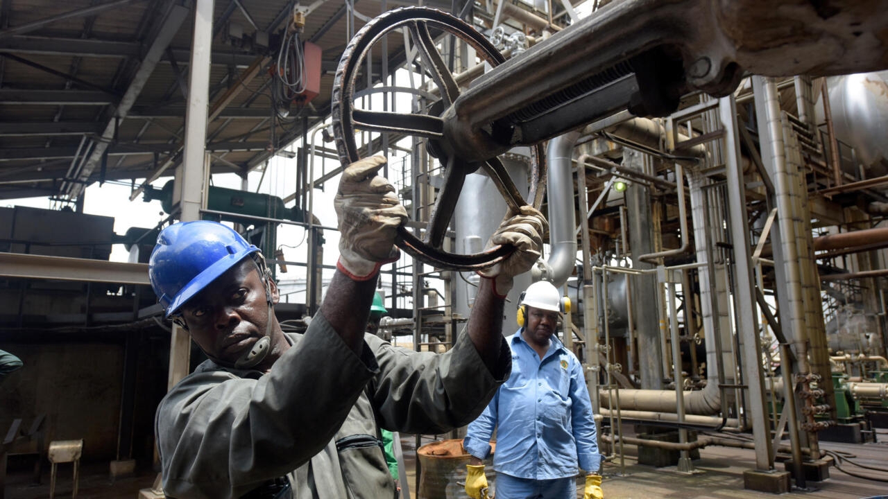 Nigeria làm cách nào để tăng sản lượng khai thác hydrocarbon Nigeria làm cách nào để tăng sản lượng khai thác hydrocarbon