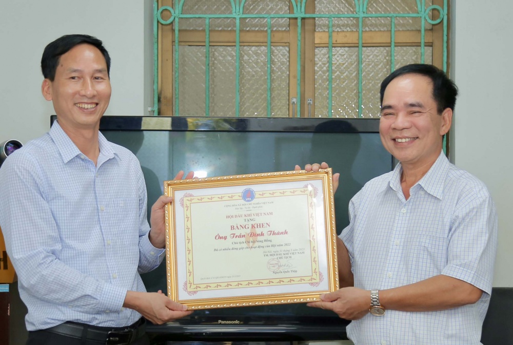 Hội Dầu khí Việt Nam làm việc với Hội Dầu khí Sông Hồng