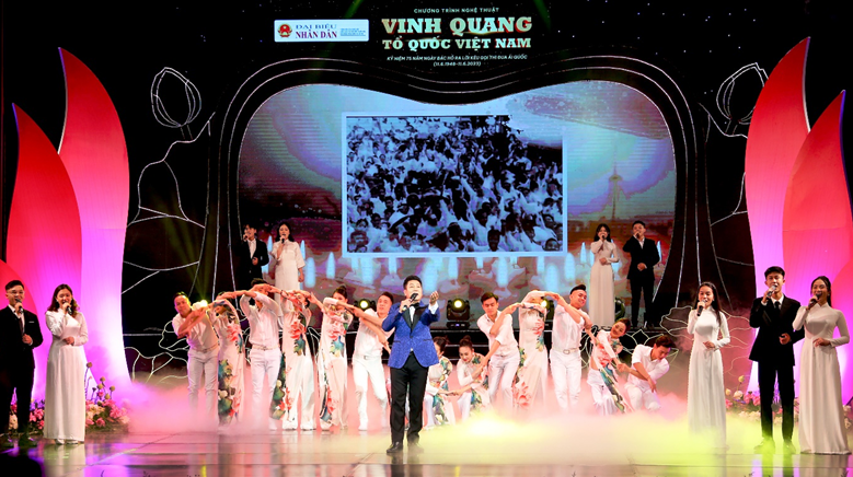 “Vinh quang Tổ quốc Việt Nam” - Khát vọng thi đua xây dựng đất nước hùng cường