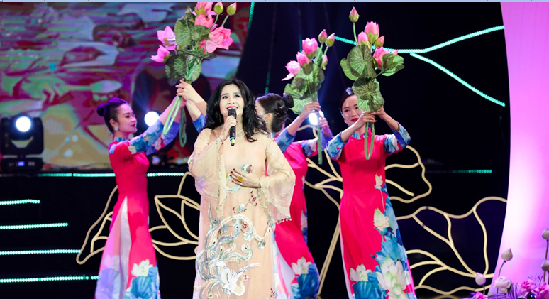 “Vinh quang Tổ quốc Việt Nam” - Khát vọng thi đua xây dựng đất nước hùng cường