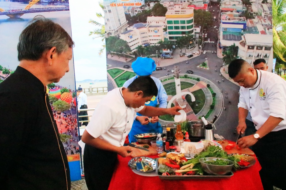 42 món ăn chế biến từ yến sào trong lễ hội ẩm thực 42 món ăn chế biến từ yến sào trong lễ hội ẩm thực