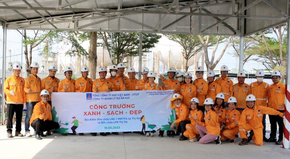 PV GAS PMC triển khai chương trình trồng cây xanh và dọn dẹp rác công trường dự án với mục tiêu “Công trường Xanh - sạch - đẹp”