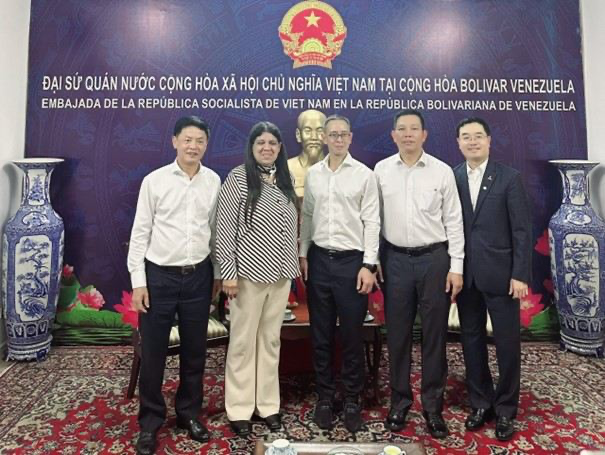 Đoàn công tác của Petrovietnam và PVEP thăm, làm việc tại Venezuela