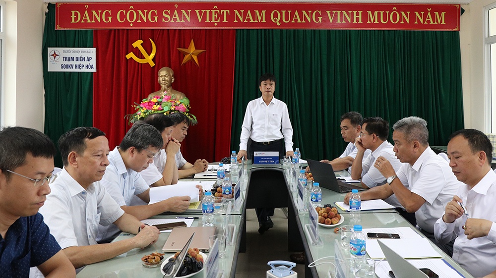 Đảm bảo truyền tải điện an toàn, ổn định mùa nắng nóng ở những “điểm nút” khu vực phía Bắc Đảm bảo truyền tải điện an toàn, ổn định mùa nắng nóng ở những “điểm nút” khu vực phía Bắc