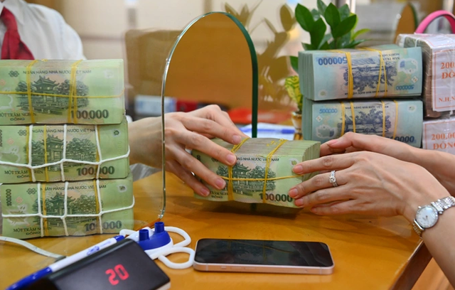Tin ngân hàng ngày 10/6: Gói 120.000 tỷ đồng có lãi suất cao, nguy cơ Tin ngân hàng ngày 10/6: Gói 120.000 tỷ đồng có lãi suất cao, nguy cơ