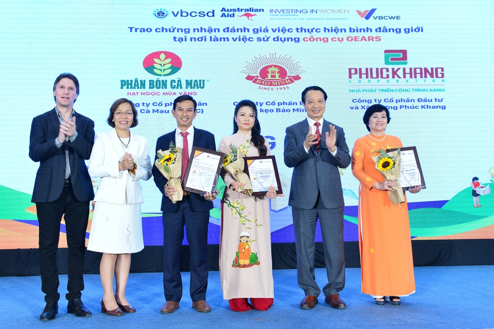 PVCFC tham gia diễn đàn doanh nghiệp VBCWE và nhận chứng nhận Bình đẳng giới GEARS