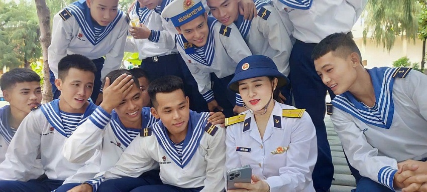 Chuyện tác nghiệp ở “vùng biển bão tố”