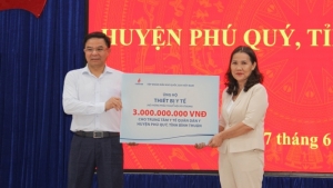 Petrovietnam trao tặng hệ thống trang thiết bị trị giá 3 tỷ đồng cho Trung tâm y tế huyện đảo Phú Quý, Bình Thuận