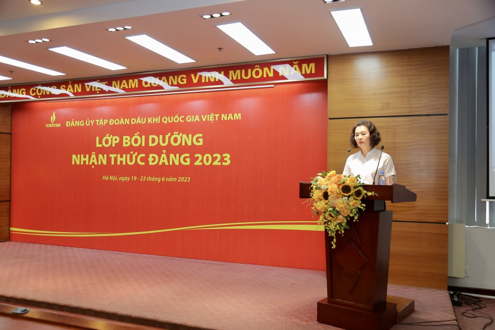 undefined Khai giảng lớp bồi dưỡng nhận thức về Đảng khu vực Hà Nội năm 2023 (lớp thứ hai)