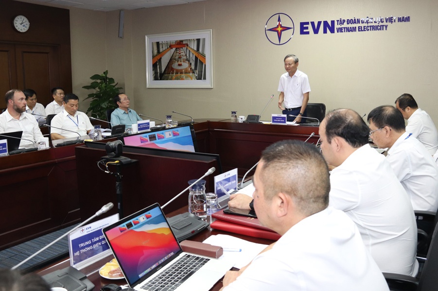Ông Trần Đình Nhân – Tổng giám đốc EVN phát biểu tại hội nghị