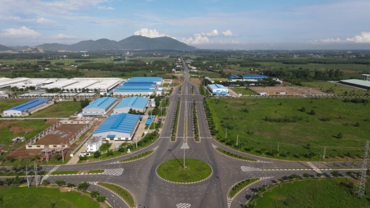 Tin bất động sản tuần qua: Phú Yên thu hồi dự án khu đô thị cao cấp hơn nghìn tỷ Tin bất động sản tuần qua: Phú Yên thu hồi dự án khu đô thị cao cấp hơn nghìn tỷ