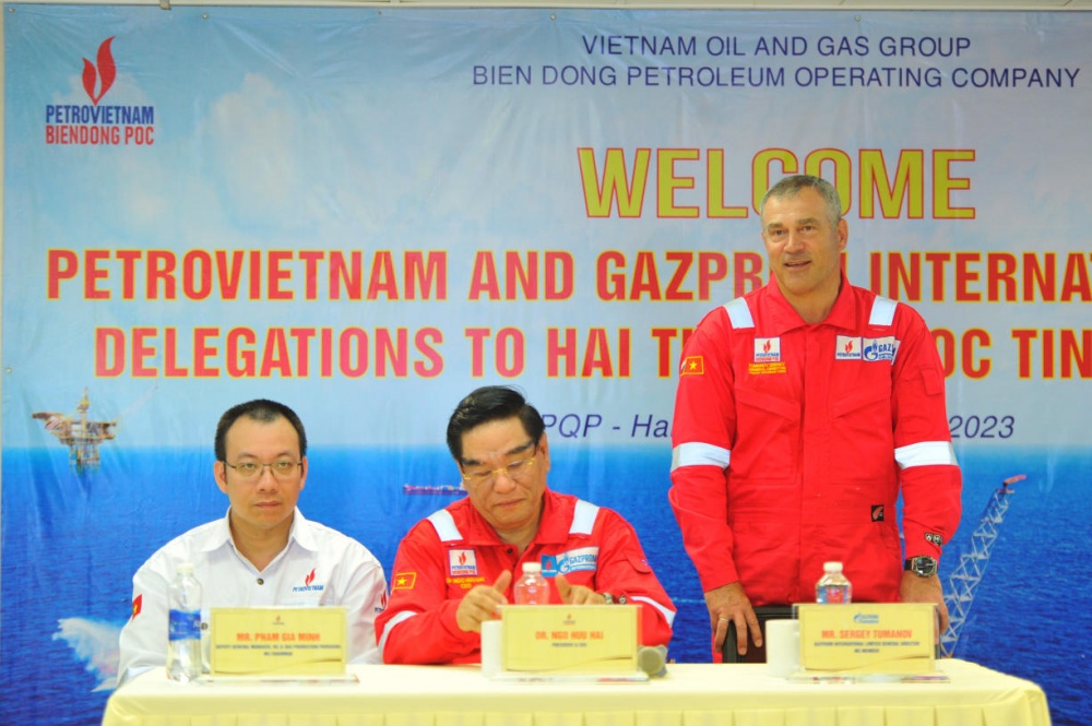 Ông Sergey Tumanov - Tổng Giám đốc GIL, MC Member phát biểu Hình Ông Sergey Tumanov - Tổng Giám đốc GIL, MC Member phát biểu Hình