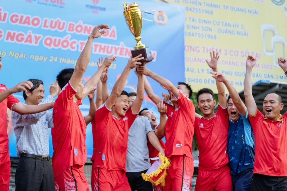 PVTrans tổ chức giao lưu bóng đá chào mừng Ngày Quốc tế Thuyền viên PVTrans tổ chức giao lưu bóng đá chào mừng Ngày Quốc tế Thuyền viên