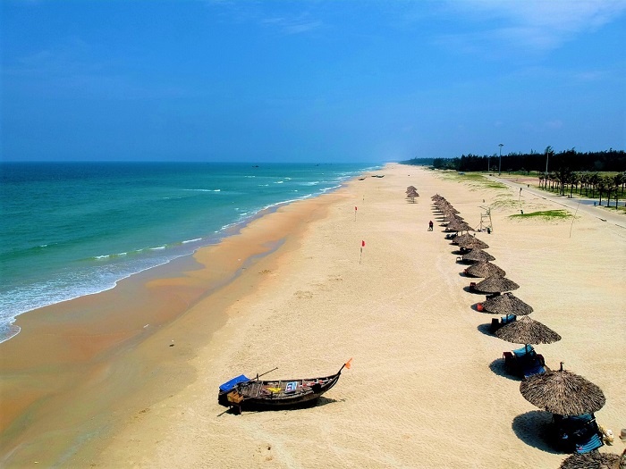 Những bãi biển hoang sơ hấp dẫn du khách ở xứ Quảng Những bãi biển hoang sơ hấp dẫn du khách ở xứ Quảng