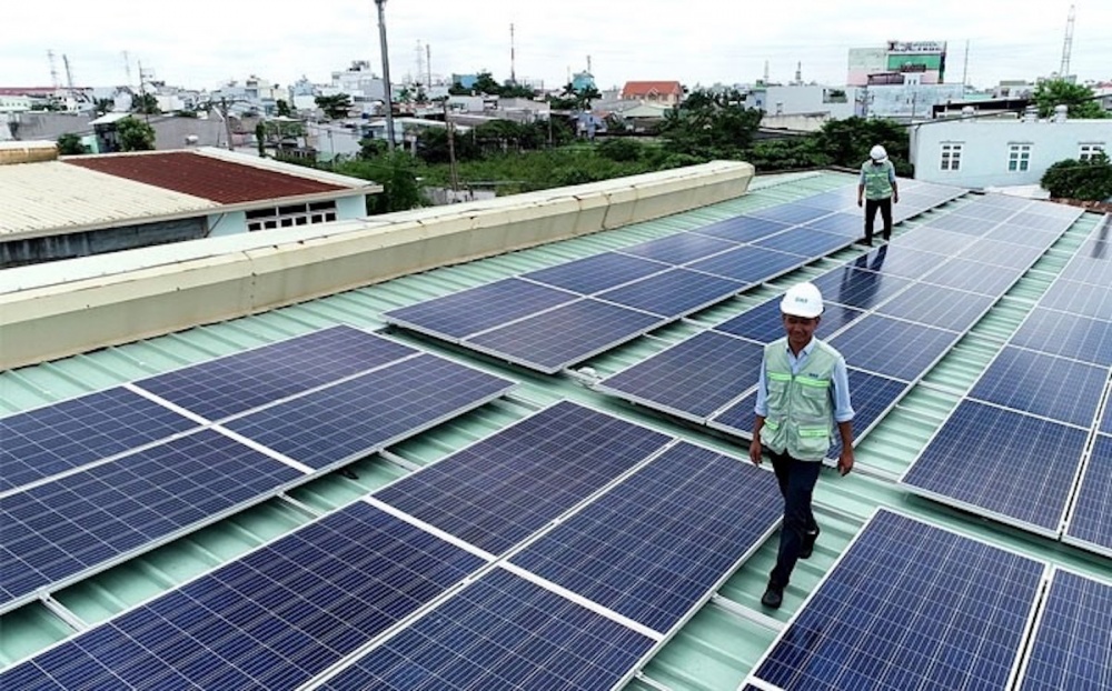 Phát triển điện mặt trời áp mái tạo thêm nguồn điện bền vững Phát triển điện mặt trời áp mái tạo thêm nguồn điện bền vững
