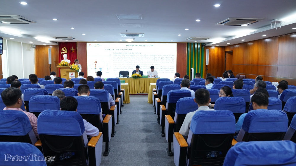 Đảng ủy PVFCCo sơ kết giữa nhiệm kỳ 2020-2025: Đạt nhiều kết quả nổi bật, đóng góp quan trọng vào thành công chung của Tập đoàn Đảng ủy PVFCCo sơ kết giữa nhiệm kỳ 2020-2025: Đạt nhiều kết quả nổi bật, đóng góp quan trọng vào thành công chung của Tập đoàn