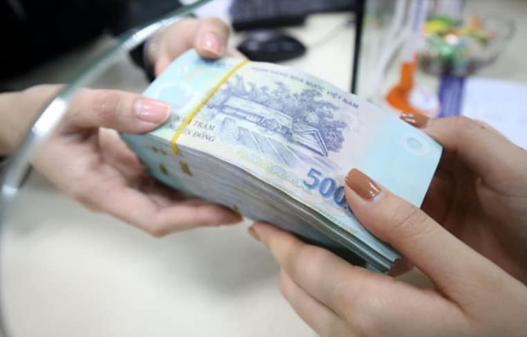NHNN cấm các tổ chức tín dụng cho khách hàng vay vốn để gửi tiết kiệm NHNN cấm các tổ chức tín dụng cho khách hàng vay vốn để gửi tiết kiệm