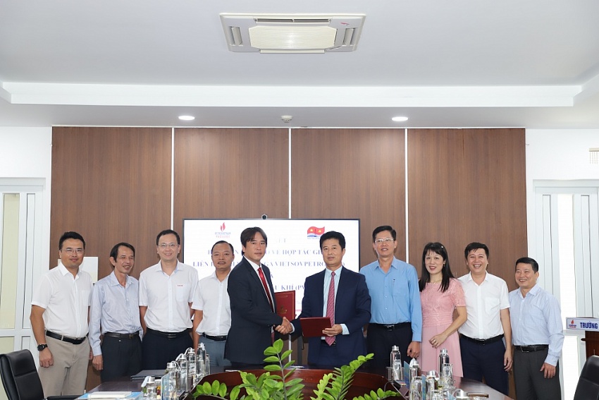 PV College ký kết biên bản ghi nhớ hợp tác với Vietsovpetro PV College ký kết biên bản ghi nhớ hợp tác với Vietsovpetro