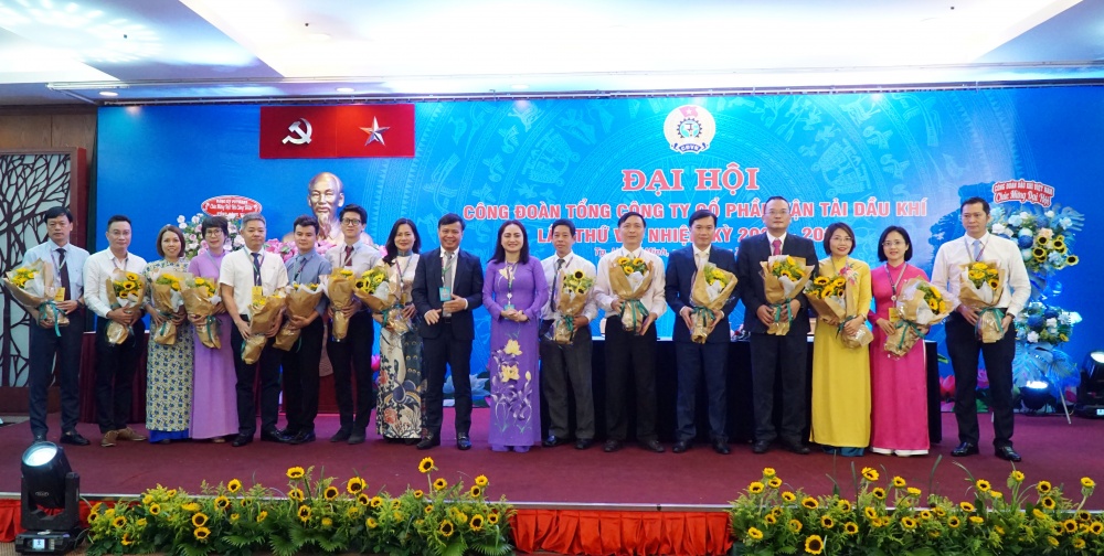 Chúc mừng các đồng chí trong Ban Chấp hành Công đoàn PVTrans khóa VII, nhiệm kỳ 2023 - 2028
