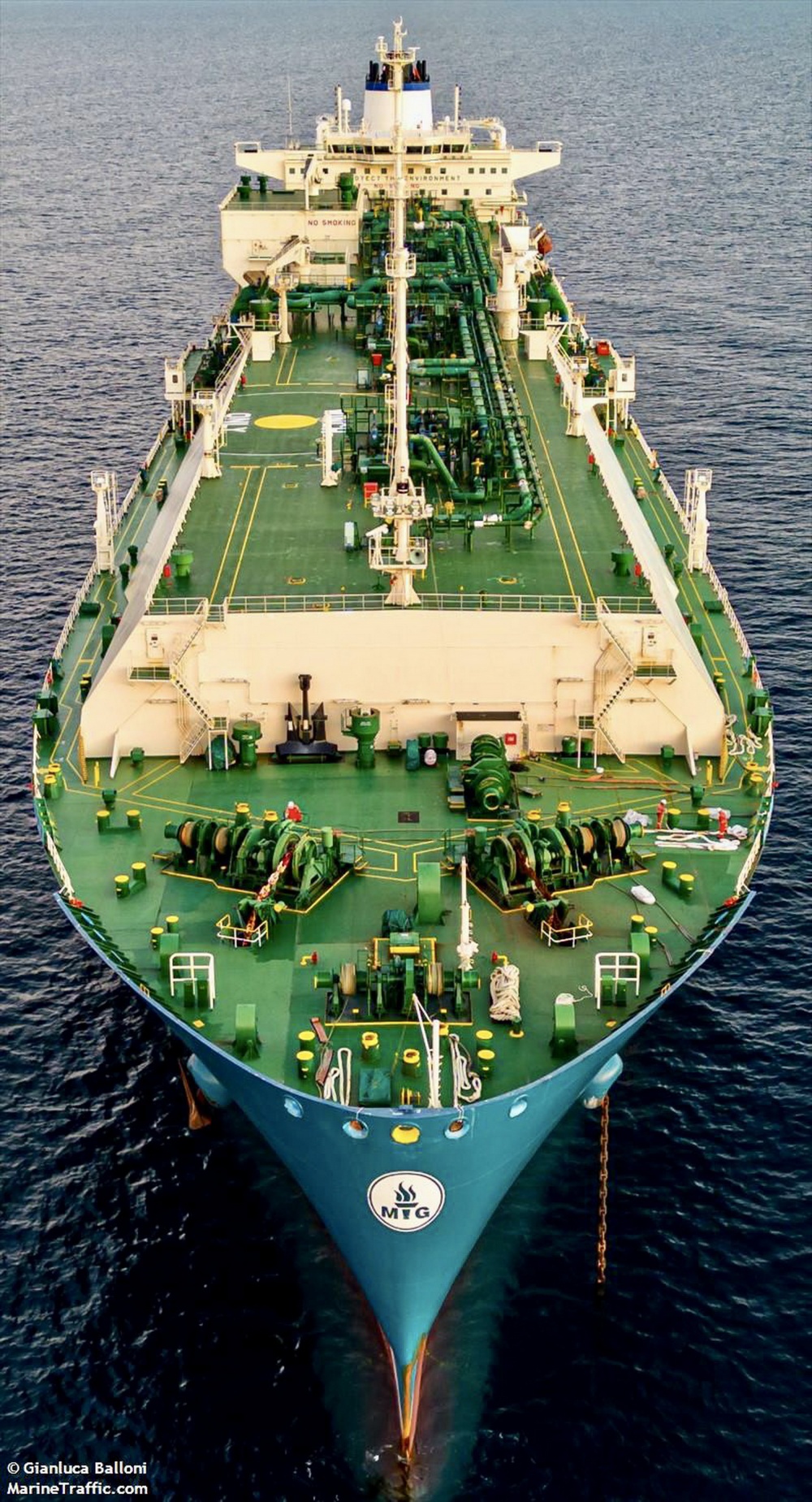 Cận cảnh kho cảng LNG “lịch sử” của Việt Nam