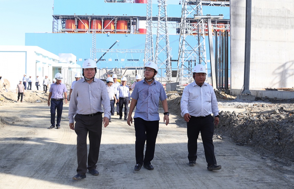 “Chủ công” trên những công trường truyền tải điện “Chủ công” trên những công trường truyền tải điện
