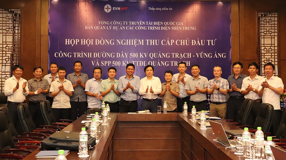 “Chủ công” trên những công trường truyền tải điện “Chủ công” trên những công trường truyền tải điện