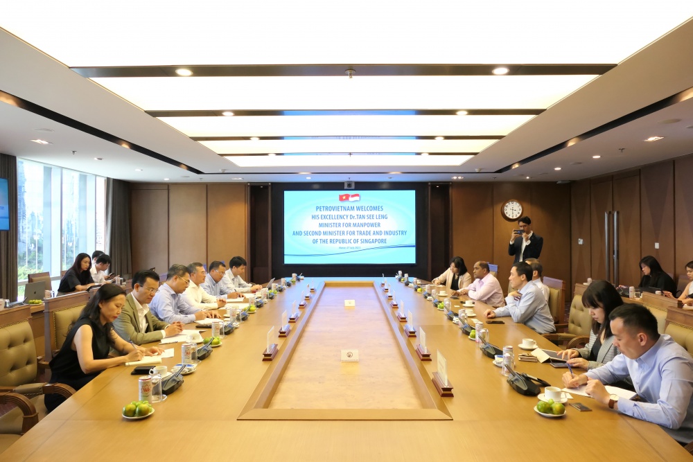 Chủ tịch Petrovietnam Hoàng Quốc Vượng tiếp Bộ trưởng Bộ Công thương Singapore Chủ tịch Petrovietnam Hoàng Quốc Vượng tiếp Bộ trưởng Bộ Công thương Singapore