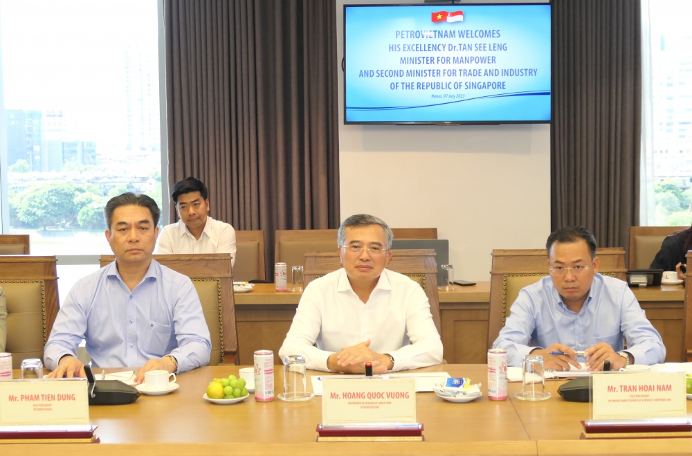 Chủ tịch Petrovietnam Hoàng Quốc Vượng tiếp Bộ trưởng Bộ Công thương Singapore Chủ tịch Petrovietnam Hoàng Quốc Vượng tiếp Bộ trưởng Bộ Công thương Singapore