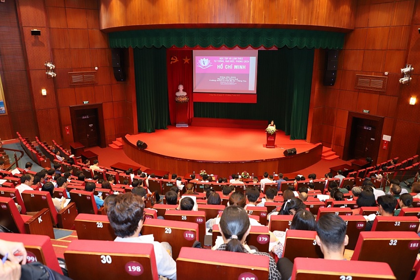 Khai giảng lớp bồi dưỡng nhận thức về Đảng năm 2023 khu vực TP Vũng Tàu Khai giảng lớp bồi dưỡng nhận thức về Đảng năm 2023 khu vực TP Vũng Tàu
