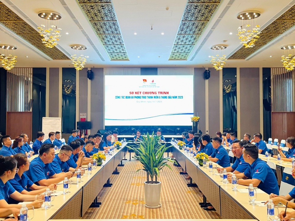Đoàn Thanh niên Tập đoàn sơ kết 6 tháng đầu năm, tập huấn kĩ năng nghiệp vụ công tác đoàn năm 2023 Đoàn Thanh niên Tập đoàn sơ kết 6 tháng đầu năm, tập huấn kĩ năng nghiệp vụ công tác đoàn năm 2023