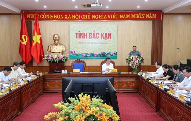 Thủ tướng: Bắc Kạn cần phát huy lợi thế sông hồ, lấy hồ Ba Bể làm trung tâm phát triển du lịch