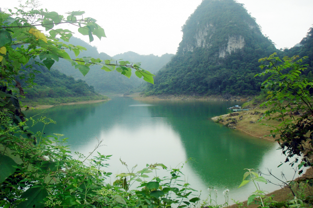 Hồ Thang Hen - Bức tranh thiên nhiên đa sắc nơi miền non nước Cao Bằng Hồ Thang Hen Bức tranh sơn thủy hữu tình