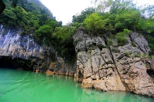 Hồ Thang Hen - Bức tranh thiên nhiên đa sắc nơi miền non nước Cao Bằng Hồ Thang Hen Bức tranh sơn thủy hữu tình