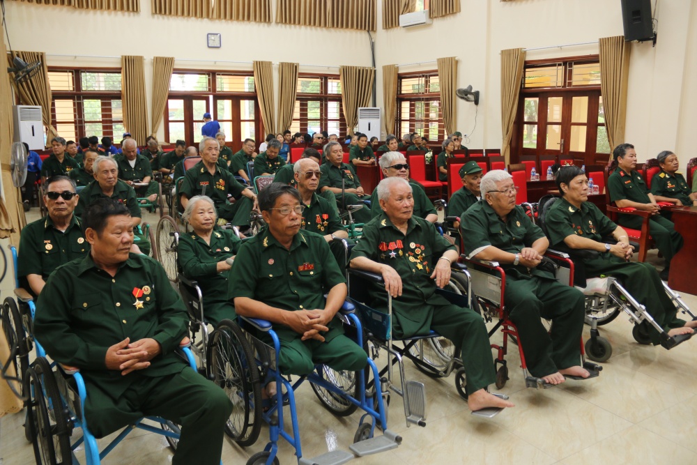 Đoàn công tác Petrovietnam tri ân người có công tại tỉnh Thái Bình và Hà Nam