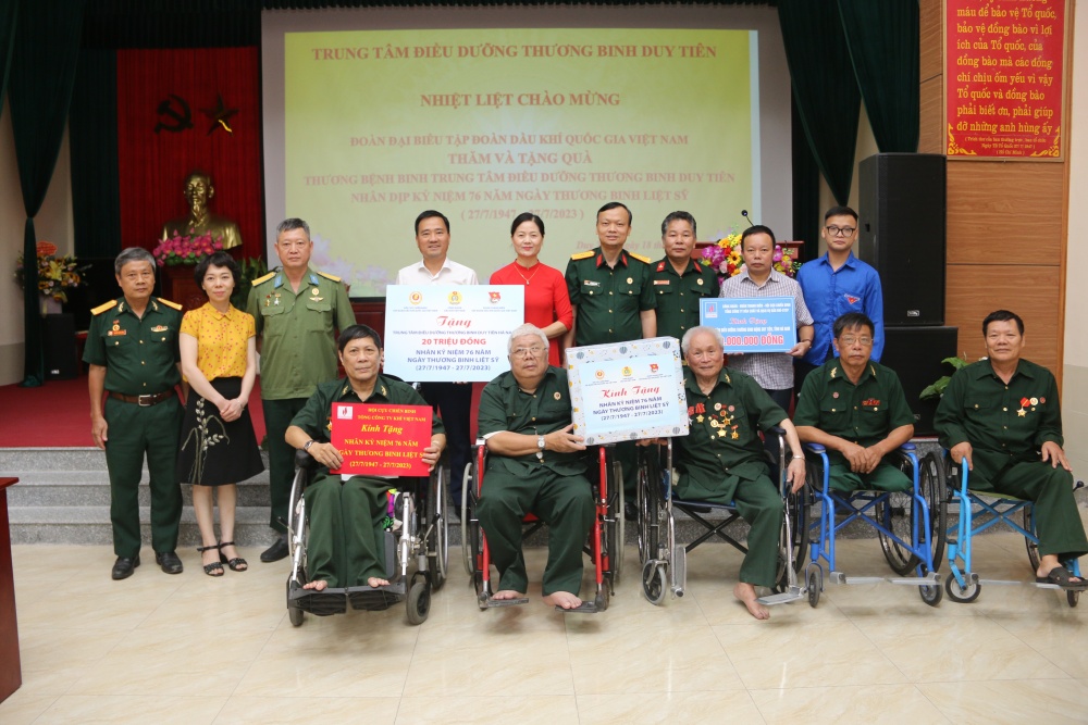 Đoàn công tác Petrovietnam tri ân người có công tại tỉnh Thái Bình và Hà Nam