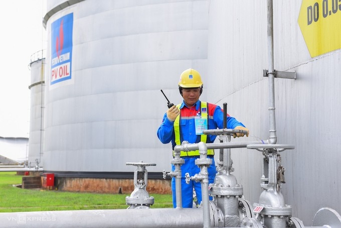 Đảm bảo dự trữ dầu thô và sản phẩm xăng dầu đạt 75 - 80 ngày nhập ròng Đảm bảo dự trữ dầu thô và sản phẩm xăng dầu đạt 75 - 80 ngày nhập ròng