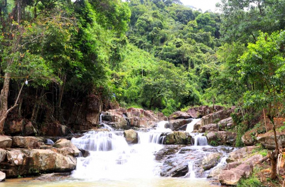 Trải nghiệm thác và trang trại cá nước lạnh ở Tiên Yên