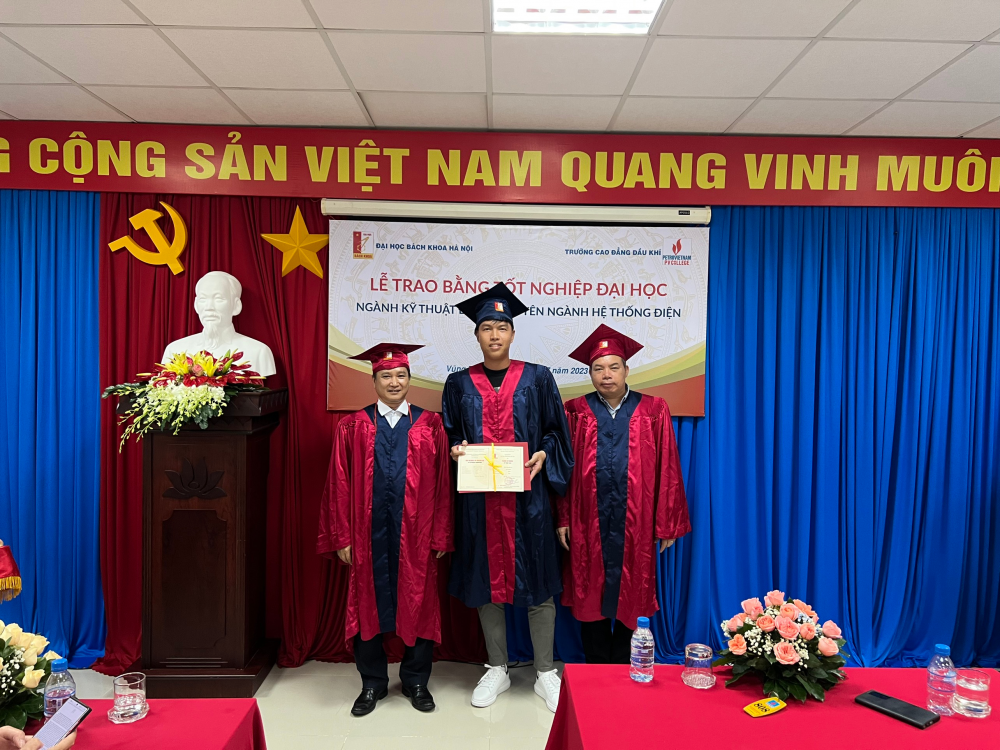 Đại học Bách khoa Hà Nội và PVCollege tổ chức Lễ trao bằng tốt nghiệp đại học cho các lớp đào tạo liên thông tại Vũng Tàu