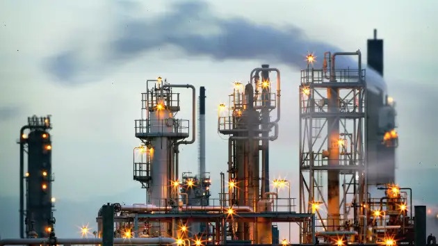 Thị trường dầu mỏ sẽ “gặp hạn” khi nhu cầu từ Trung Quốc và Ấn Độ tăng lên?