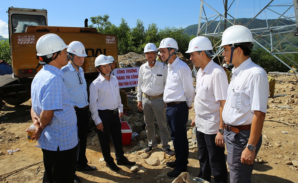 Xây dựng hệ thống truyền tải điện đồng bộ, hiện đại Xây dựng hệ thống truyền tải điện đồng bộ, hiện đại