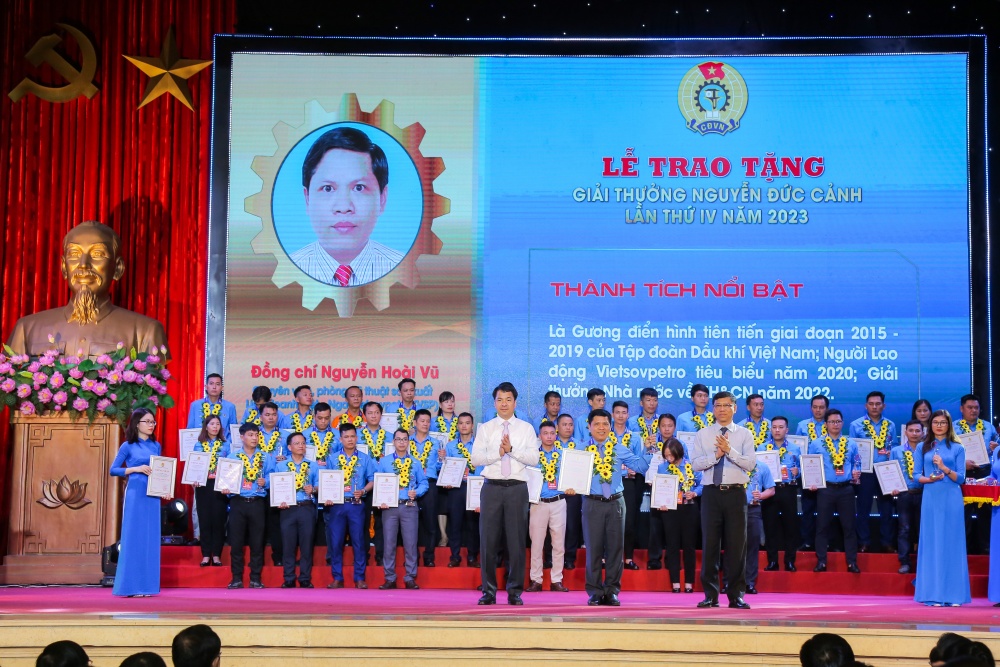 5 người lao động Dầu khí tiêu biểu nhận Giải thưởng Nguyễn Đức Cảnh lần thứ IV 5 người lao động Dầu khí tiêu biểu nhận Giải thưởng Nguyễn Đức Cảnh lần thứ IV