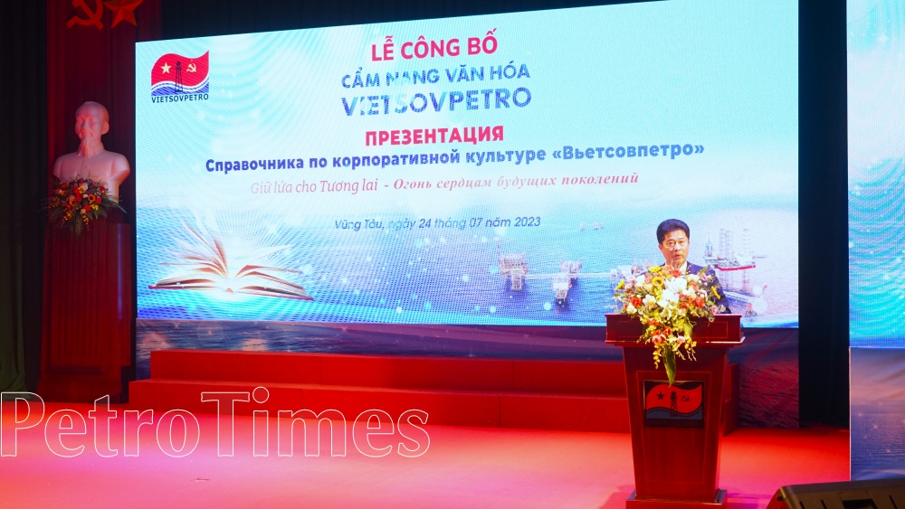 Công bố Cẩm nang Văn hóa Vietsovpetro