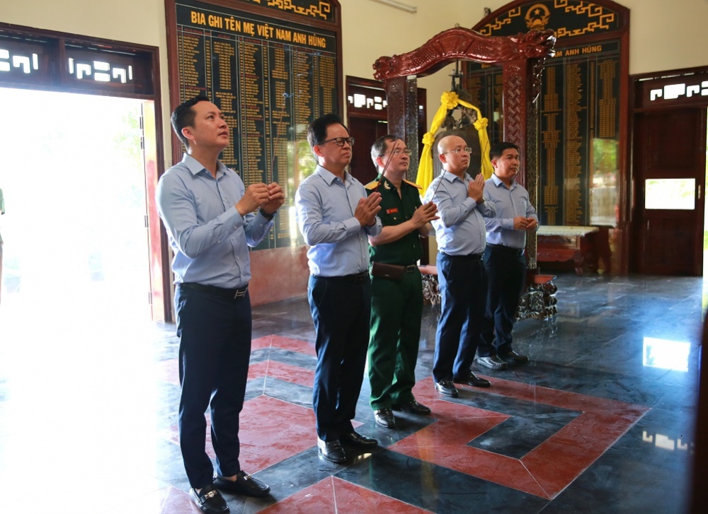 BSR tổ chức nhiều hoạt động dâng hương tri ân và tặng quà nhân kỷ niệm 76 năm Ngày thương binh liệt sĩ (27/7/1947 - 27/7/2023) BSR tổ chức nhiều hoạt động dâng hương tri ân và tặng quà nhân kỷ niệm 76 năm Ngày thương binh liệt sĩ (27/7/1947 - 27/7/2023)