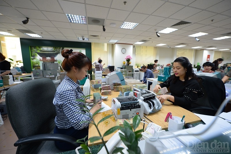 NHNN nới “room” tín dụng, ngành nào hưởng lợi?