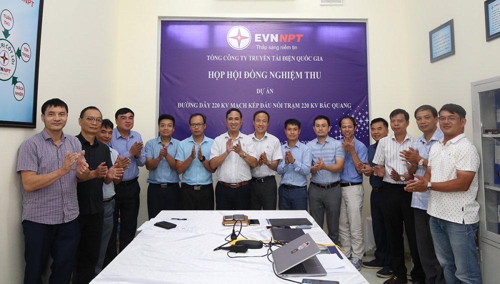 Đóng điện dự án Đường dây 220kV mạch kép đấu nối TBA 220kV Bắc Quang: Tăng cường đảm bảo điện cho miền Bắc Đóng điện dự án Đường dây 220kV mạch kép đấu nối TBA 220kV Bắc Quang: Tăng cường đảm bảo điện cho miền Bắc