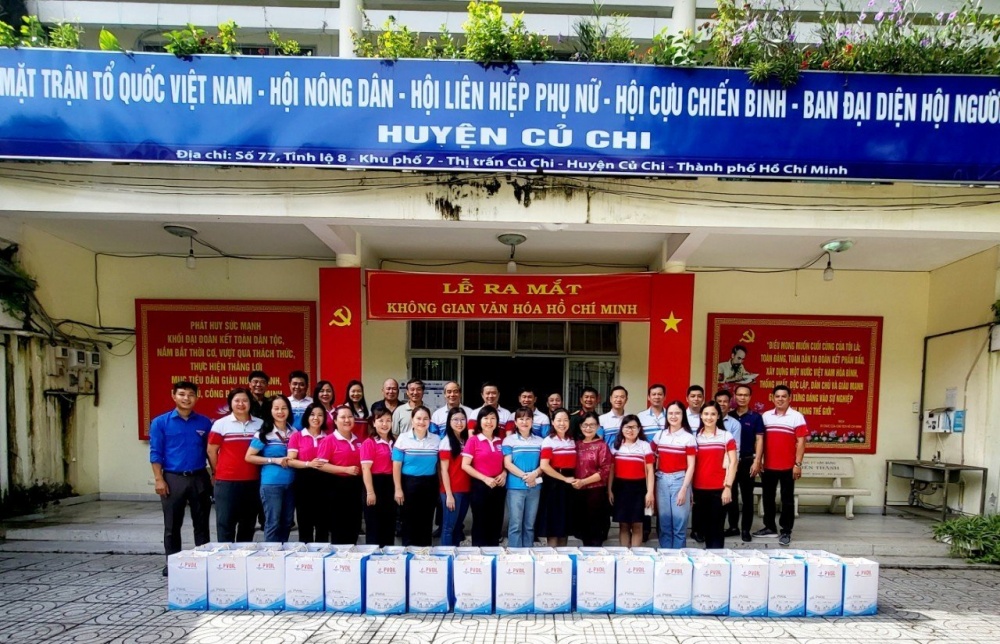 Đoàn PVOIL đến thăm hỏi các bà mẹ VNAH tại Huyện Củ Chi, TP. HCM