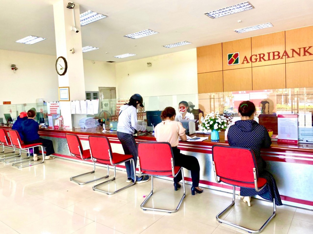 Agribank hỗ trợ khách hàng tránh khỏi nhiều vụ lừa đảo công nghệ cao Agribank hỗ trợ khách hàng tránh khỏi nhiều vụ lừa đảo công nghệ cao