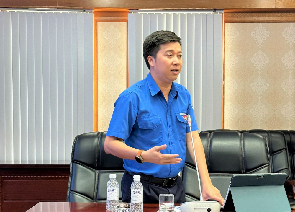 Võ Văn Châu, Bí thư Đoàn Vietsovpetro phát biểu tại buổi sinh hoạt KHCN